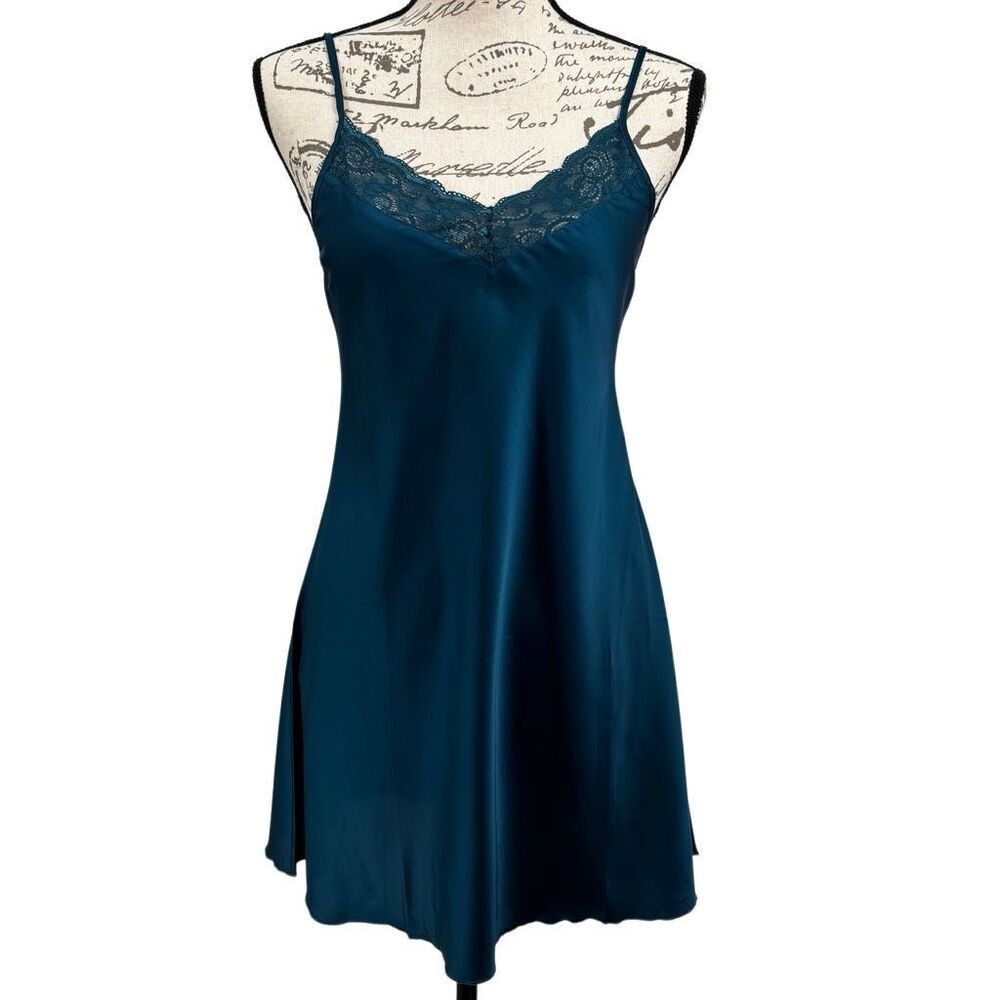 Ekouaer Sleeveless Satiny Chemise Gown‎ Teal Green Size Small NWT